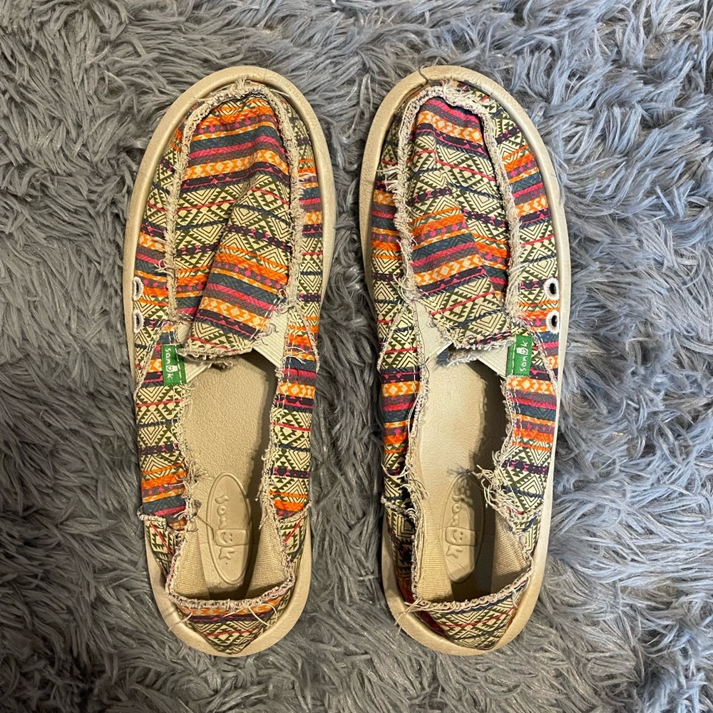 Sanuks